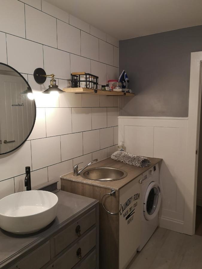 Great Glen Way Canal Side Apartment Inverness Ngoại thất bức ảnh