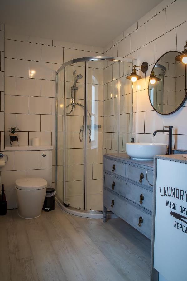 Great Glen Way Canal Side Apartment Inverness Ngoại thất bức ảnh